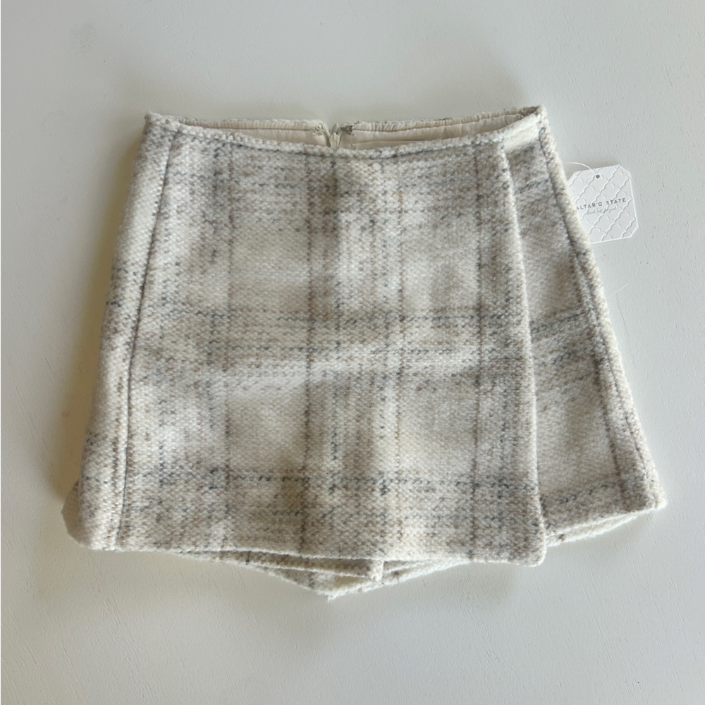 Altar'd State Kids Plaid Shorts in Cream and Gray